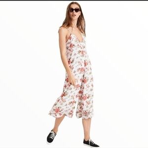 𝅺AMERICAN Eagle Outfitters Floral Jumpsuit